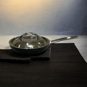 Elegant Silver Non-Stick Skillet with Lid